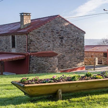 Гостевой дом Casa Do Ghabino Санта-Комба Экстерьер фото
